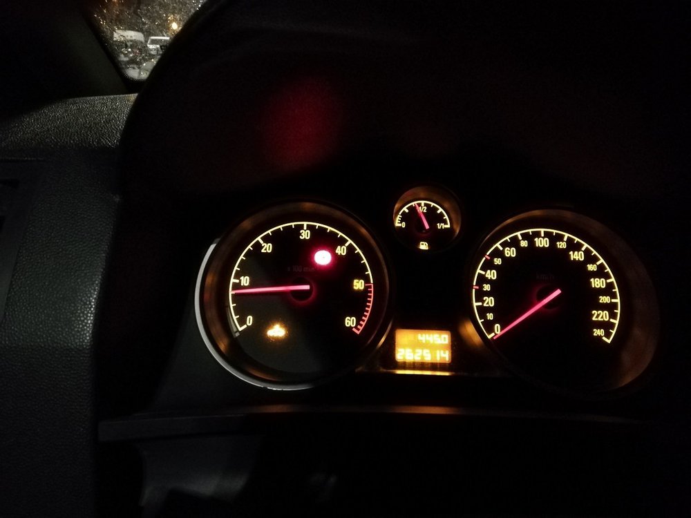 Kontrolka auta z kluczem.jpg